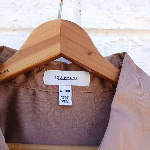 Equipment Satin Button Down Shirt XS Taupe - Picture 3 of 5